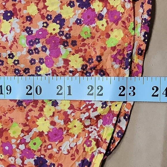 ALC (At Last Classics) Size M Salmon Multi Color Ditzy Floral Print Short Sleeve - Picture 9 of 10